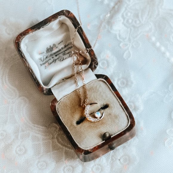 Rose Gold Vermeil Crescent Moon Magic Necklace Moonstone Gemstone Chain Necklace - Picture 4 of 8